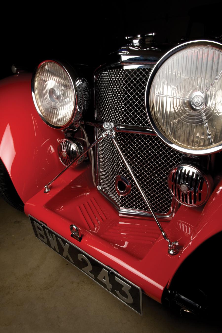  Jaguar SS100 Roadster 1937 года  (фото 7 из 16)